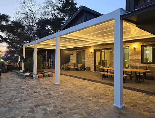 Wall-mounted white pergola