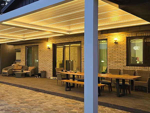 wall-mounted white pergola 3